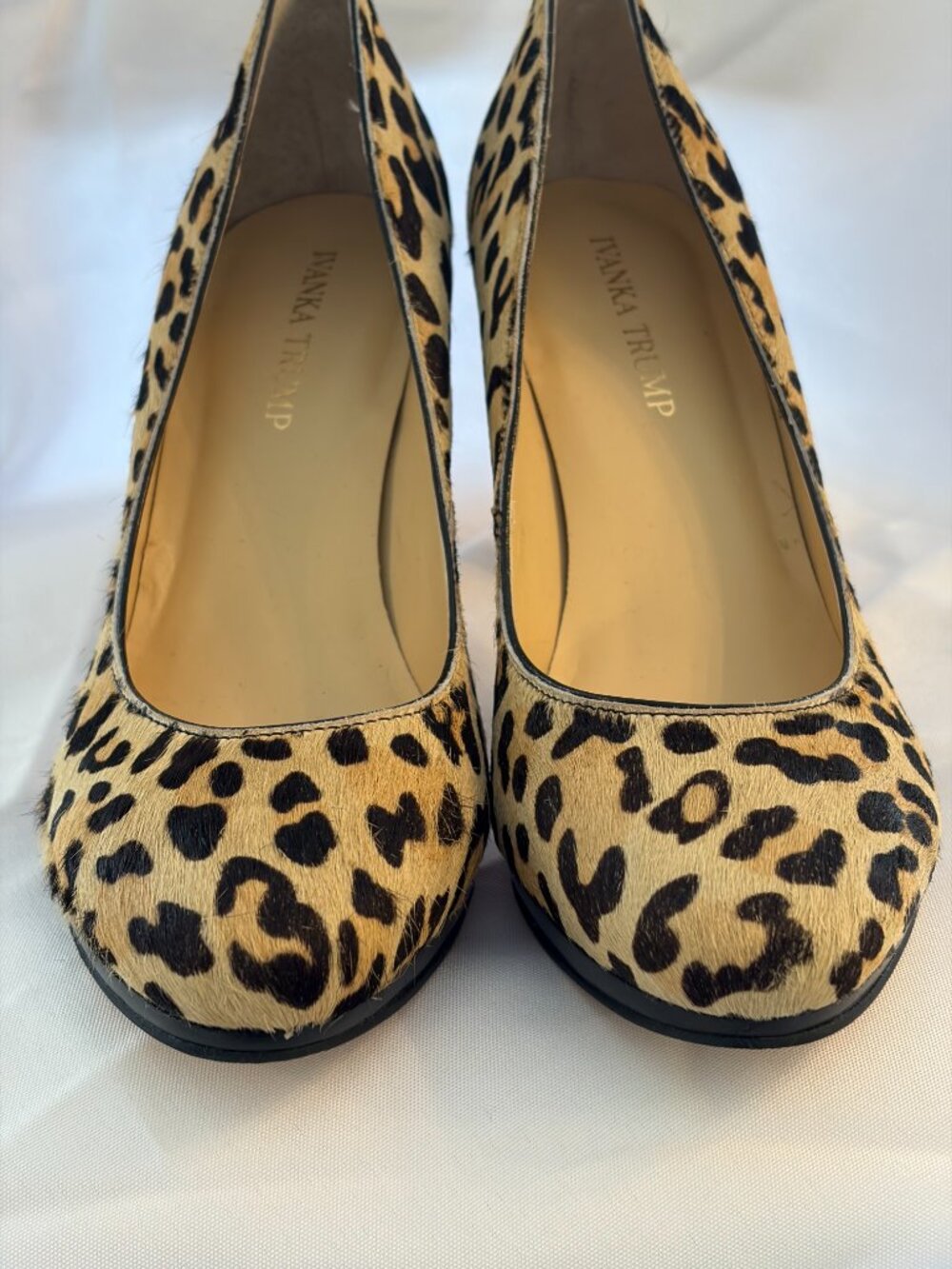 Ivanka Trump Cheetah Pumps Heels Size 8 1/2 - Picture 11 of 12